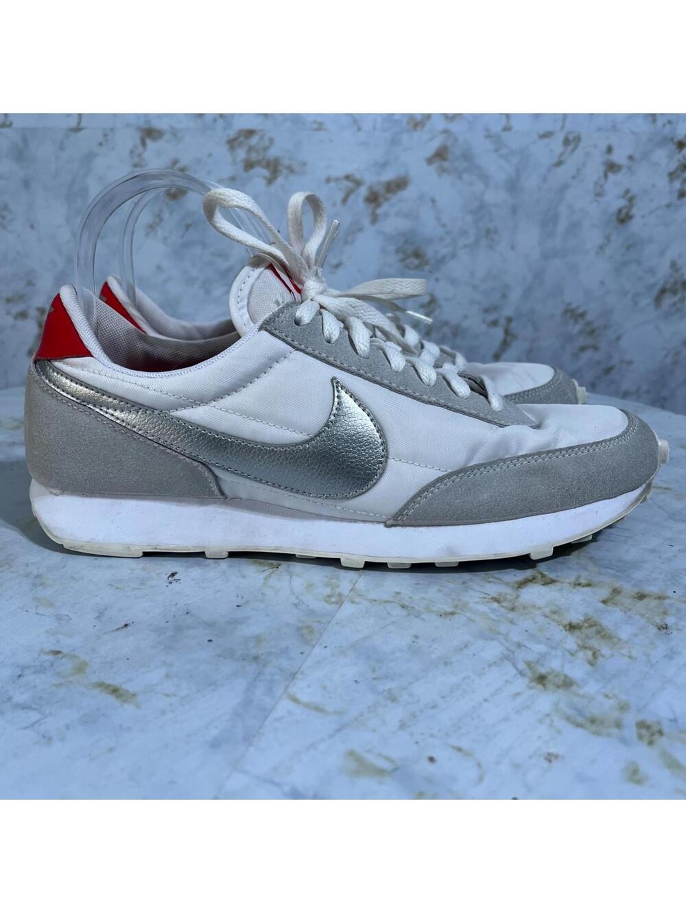 Nike Daybreak Womens Size 9.5 Shoes White Gray Red Athletic Low Trainer Sneakers
